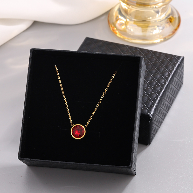 304 Stainless Steel 18K Gold Plated French Style Modern Style Classic Style Plating Inlay Circle Rhinestones Pendant Necklace display picture 3