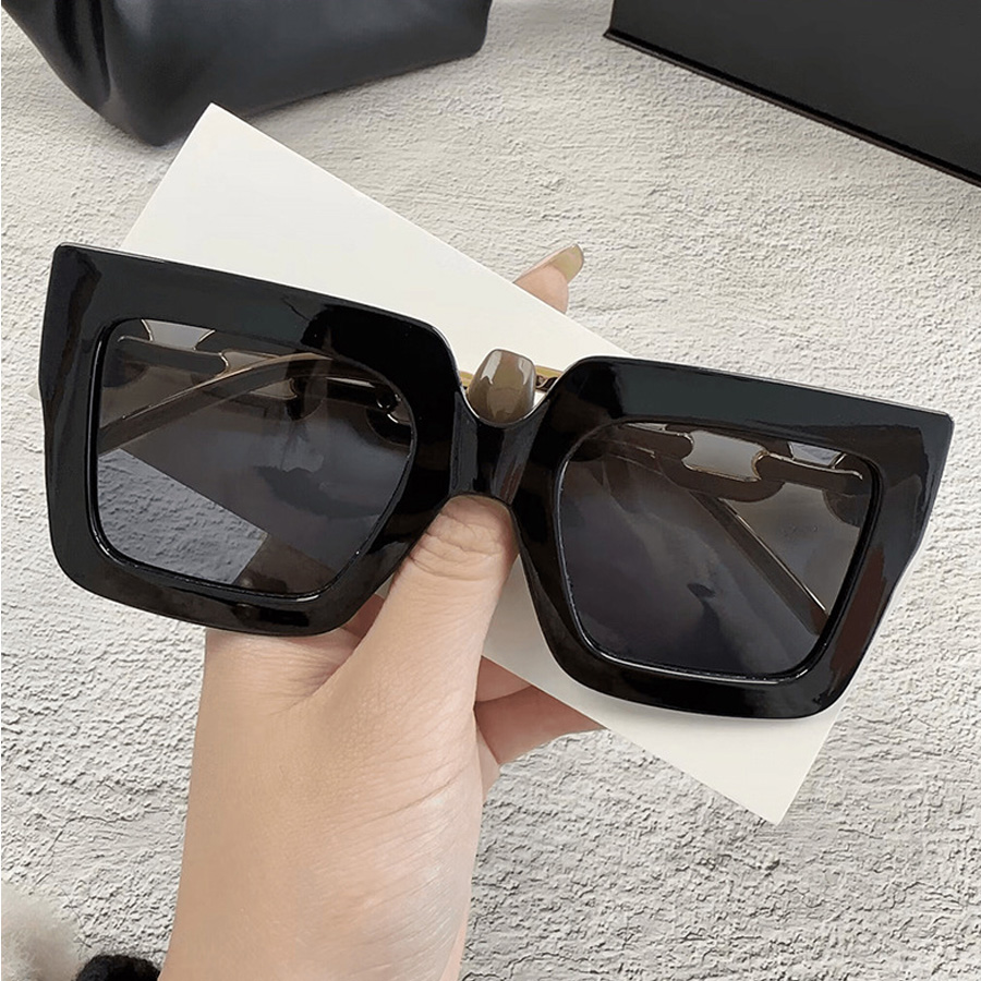 Glam Simple Style Color Block Pc Square Chain Full Frame Women's Sunglasses display picture 3
