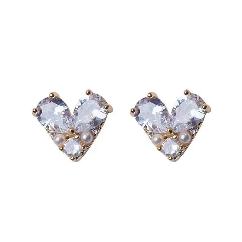 1 Paar Elegant Französische Art Süss Herzform Inlay Legierung Künstliche Perlen Strasssteine Ohrstecker display picture 1