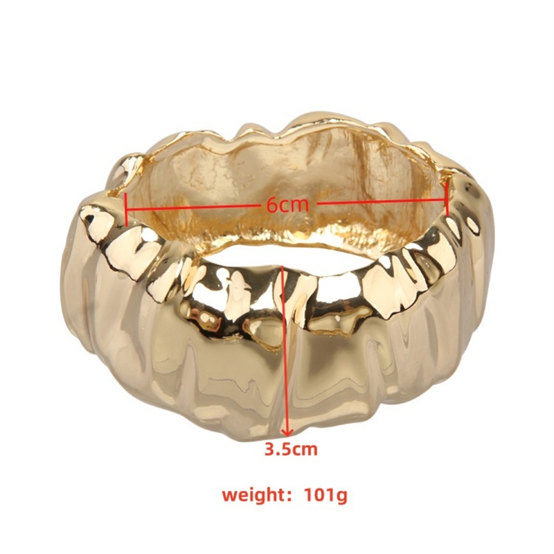 Retro Übertrieben Überdimensioniert Irregulär Wellen Legierung Kupfer Polieren Überzug Frau Armreif display picture 14