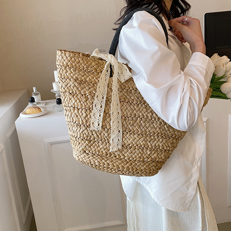 Femmes Grande Paille Couleur Unie Vacances Plage Boucle Magnétique Sac De Paille display picture 5