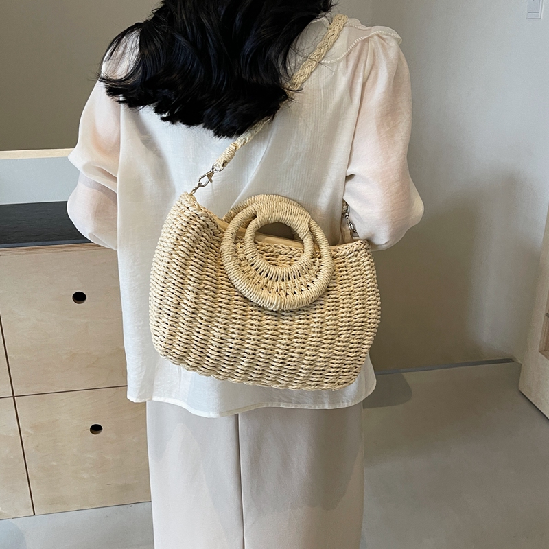 Women's Large Straw Solid Color Vacation Beach String Straw Bag display picture 2