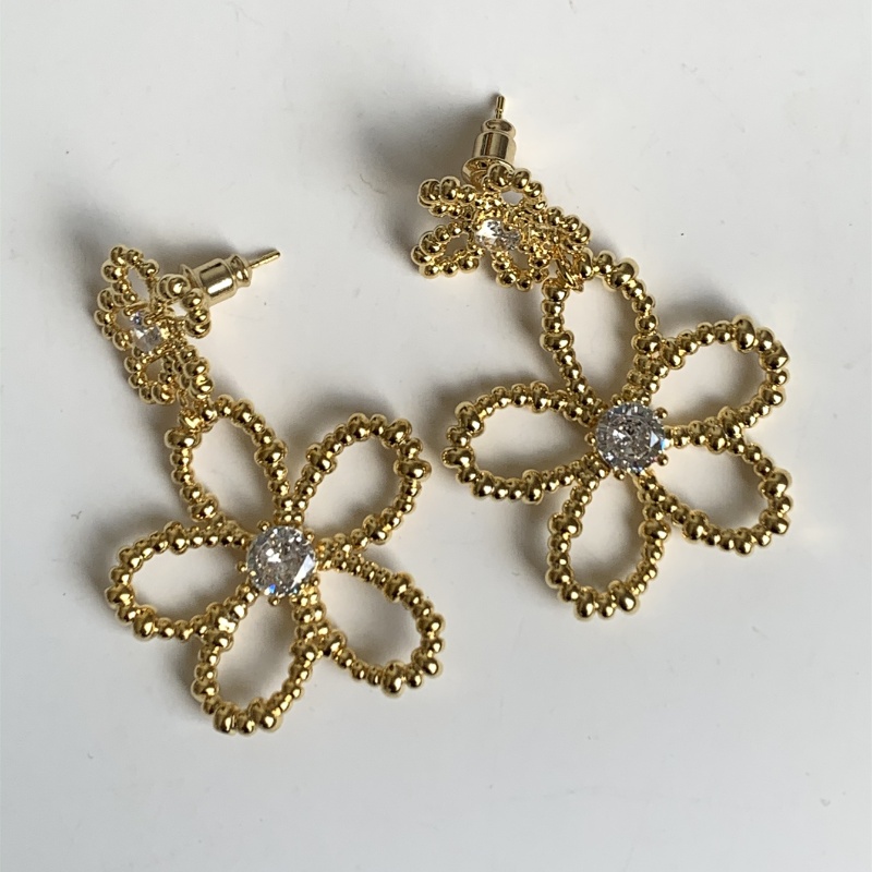 1 Pair Casual Elegant Modern Style Flower Plating Inlay Brass Rhinestones Zircon Drop Earrings display picture 14