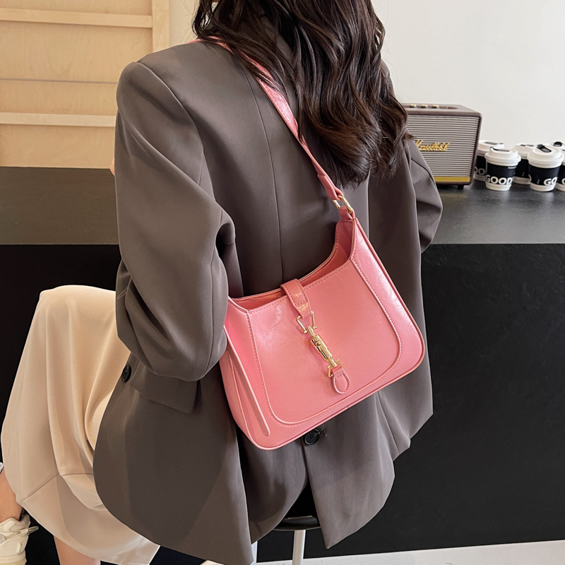 Women's Medium Pu Leather Solid Color Vintage Style Classic Style Zipper Underarm Bag display picture 14
