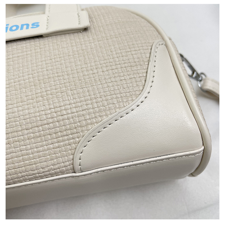 Women's Medium Pu Leather Solid Color Basic Classic Style Zipper Crossbody Bag display picture 3