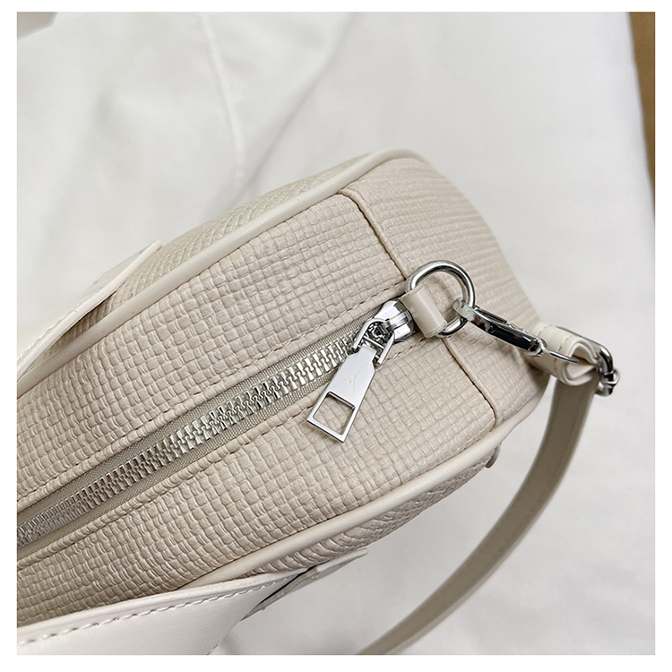 Women's Medium Pu Leather Solid Color Basic Classic Style Zipper Crossbody Bag display picture 2