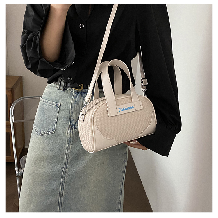 Women's Medium Pu Leather Solid Color Basic Classic Style Zipper Crossbody Bag display picture 14