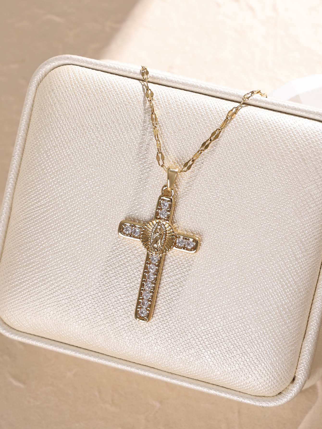 304 Stainless Steel Copper 18K Gold Plated Elegant Glam Luxurious Plating Inlay Cross Zircon Pendant Necklace display picture 5