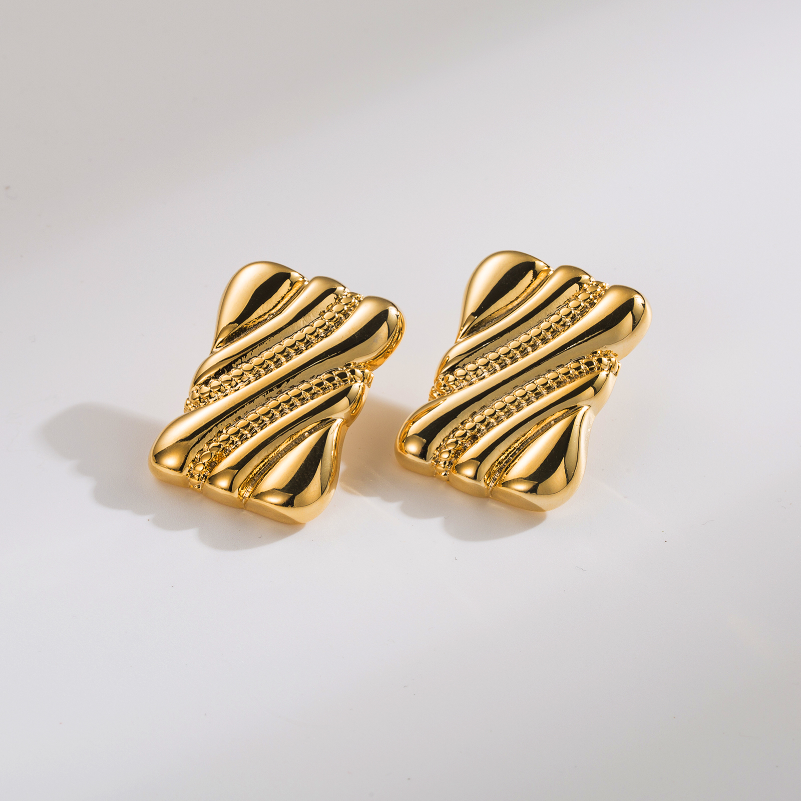 1 Pair Retro Irregular Geometric Copper 18K Gold Plated Ear Studs display picture 6