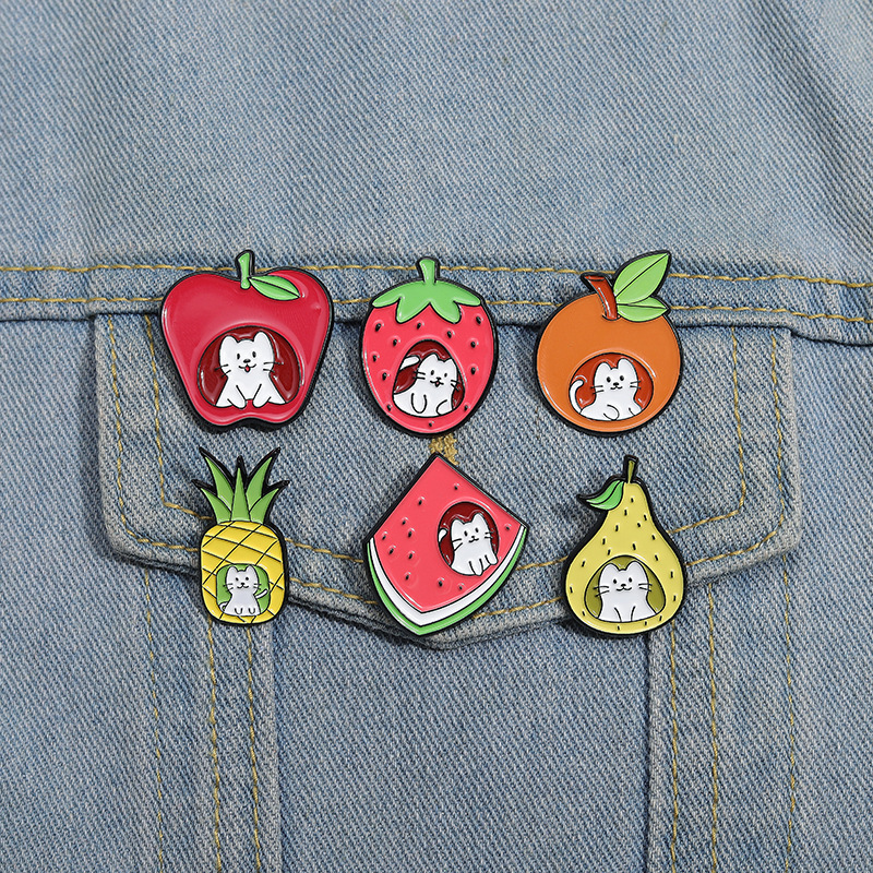 Cartoon Style Cute Fruit Cat Alloy Stamping Stoving Varnish Women's Brooches display picture 4