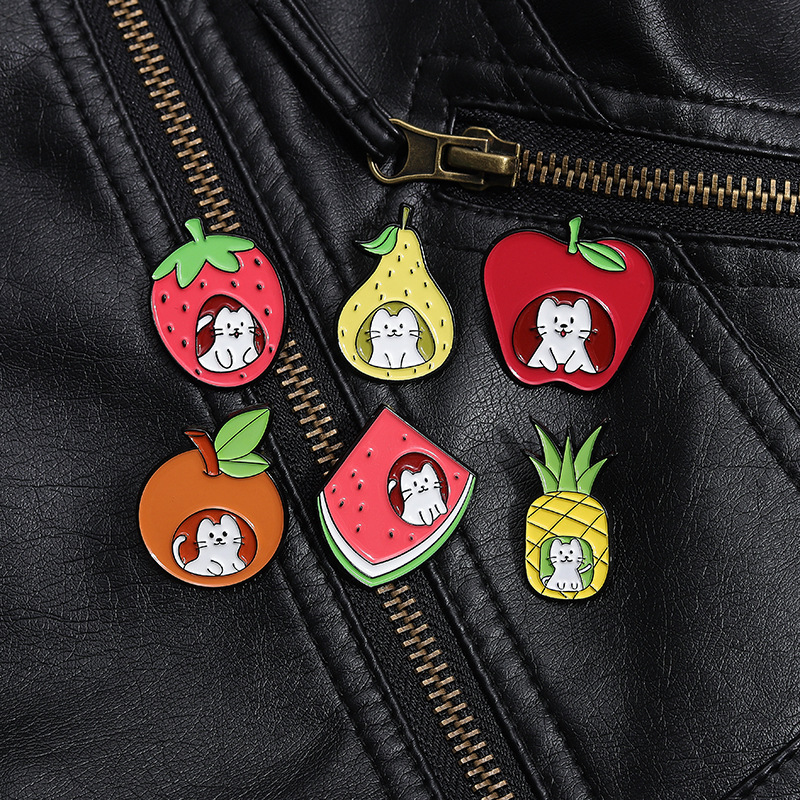 Cartoon Style Cute Fruit Cat Alloy Stamping Stoving Varnish Women's Brooches display picture 3