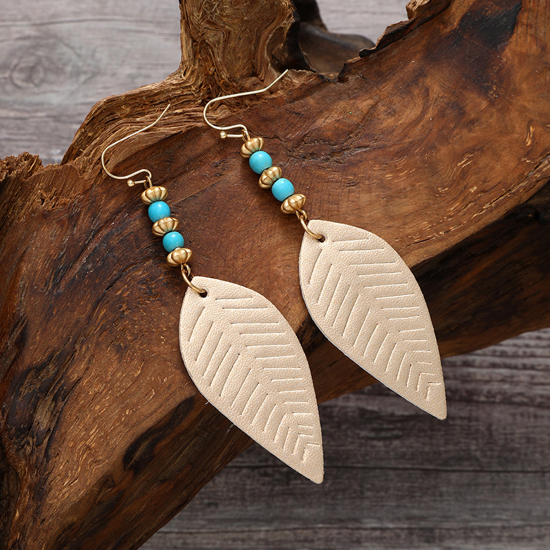 1 Pair Ethnic Style Classic Style Leaves Pu Leather Alloy Iron Drop Earrings display picture 3