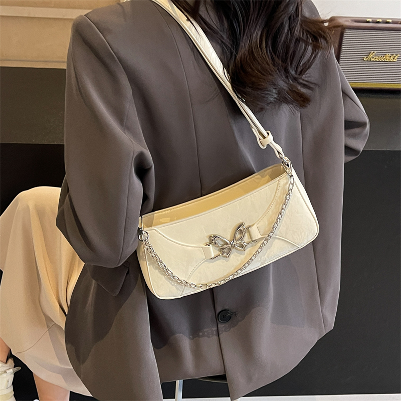 Women's Medium Pu Leather Solid Color Butterfly Classic Style Zipper Underarm Bag display picture 14