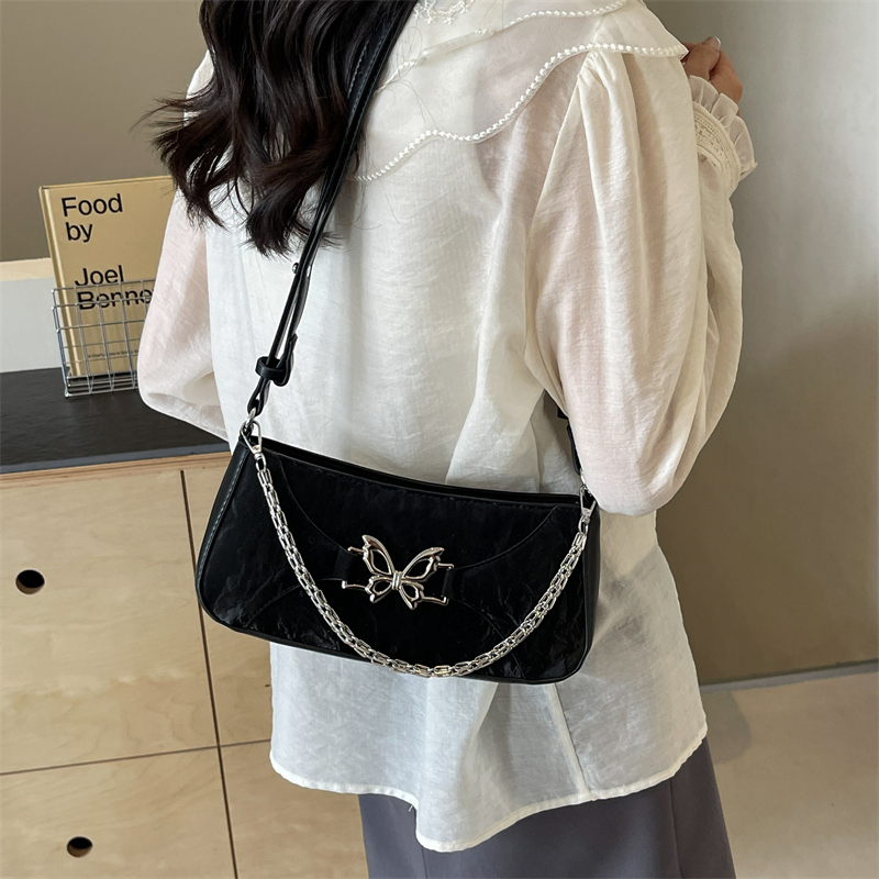 Women's Medium Pu Leather Solid Color Butterfly Classic Style Zipper Underarm Bag display picture 11
