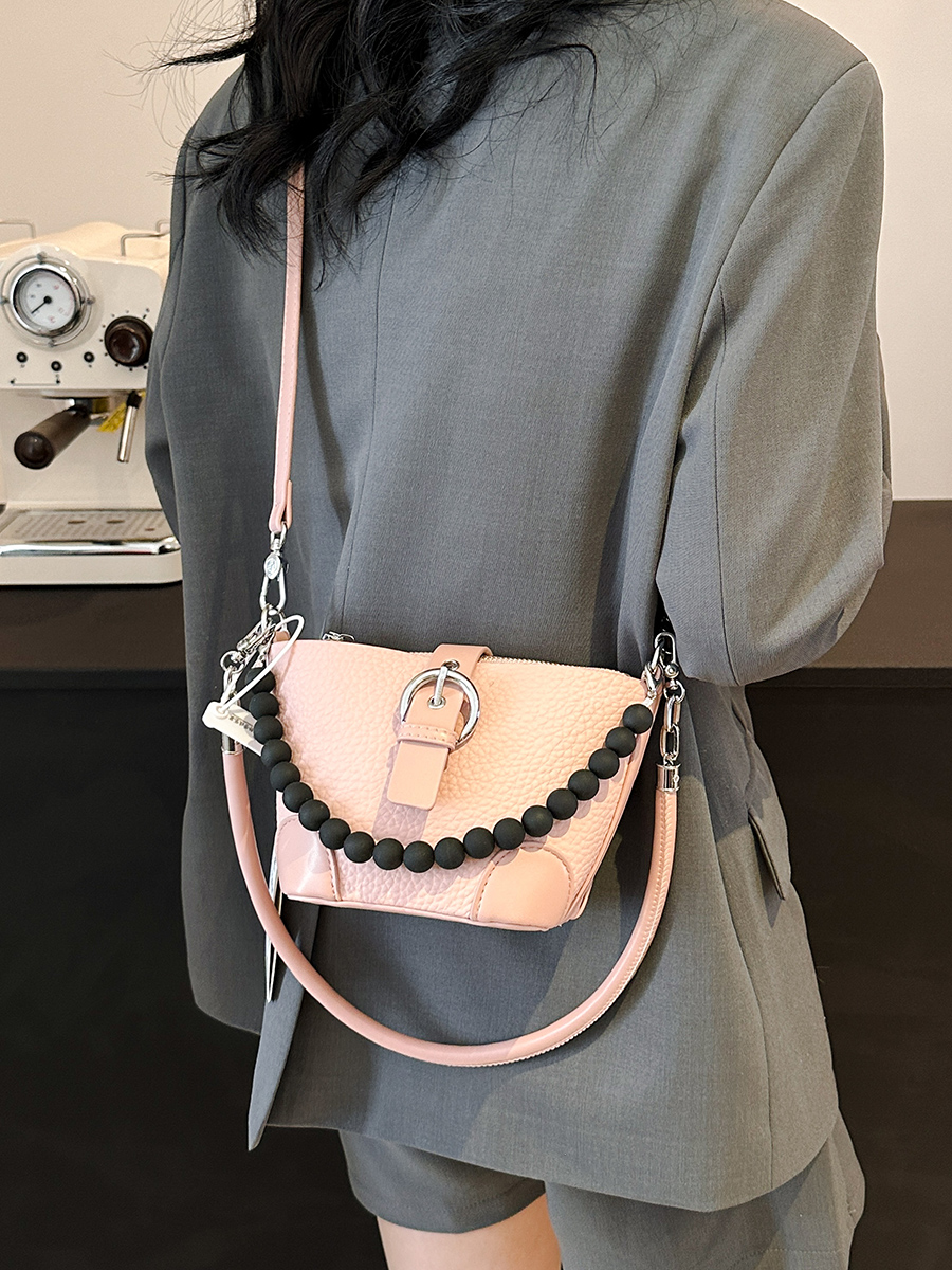Women's Medium Pu Leather Solid Color Basic Streetwear Sewing Thread Zipper Crossbody Bag display picture 3