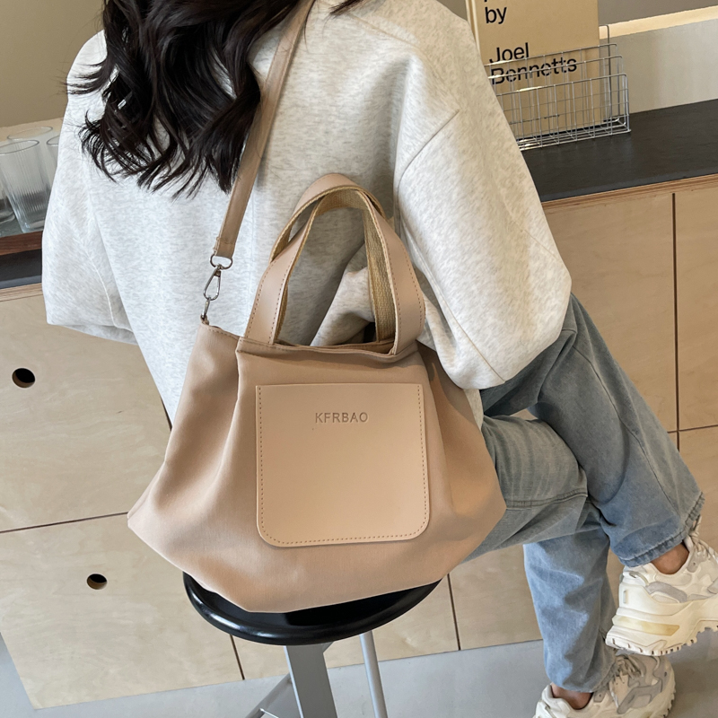 Femmes Moyen Chiffon Couleur Unie Style Bcbg Style Classique Fermeture Éclair Sac Bandoulière display picture 1