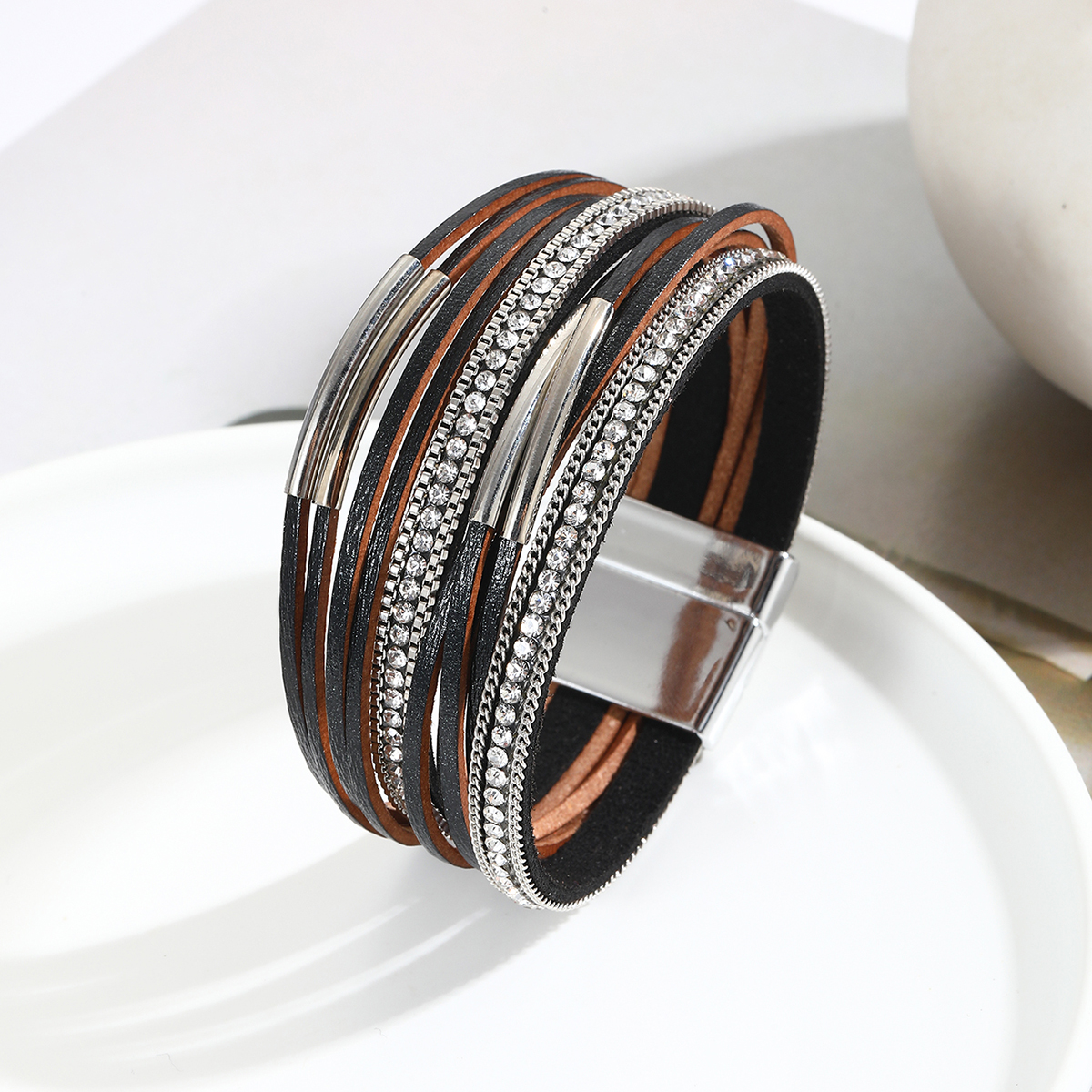 Classic Style Circle Pu Leather Handmade Women's Bangle display picture 1