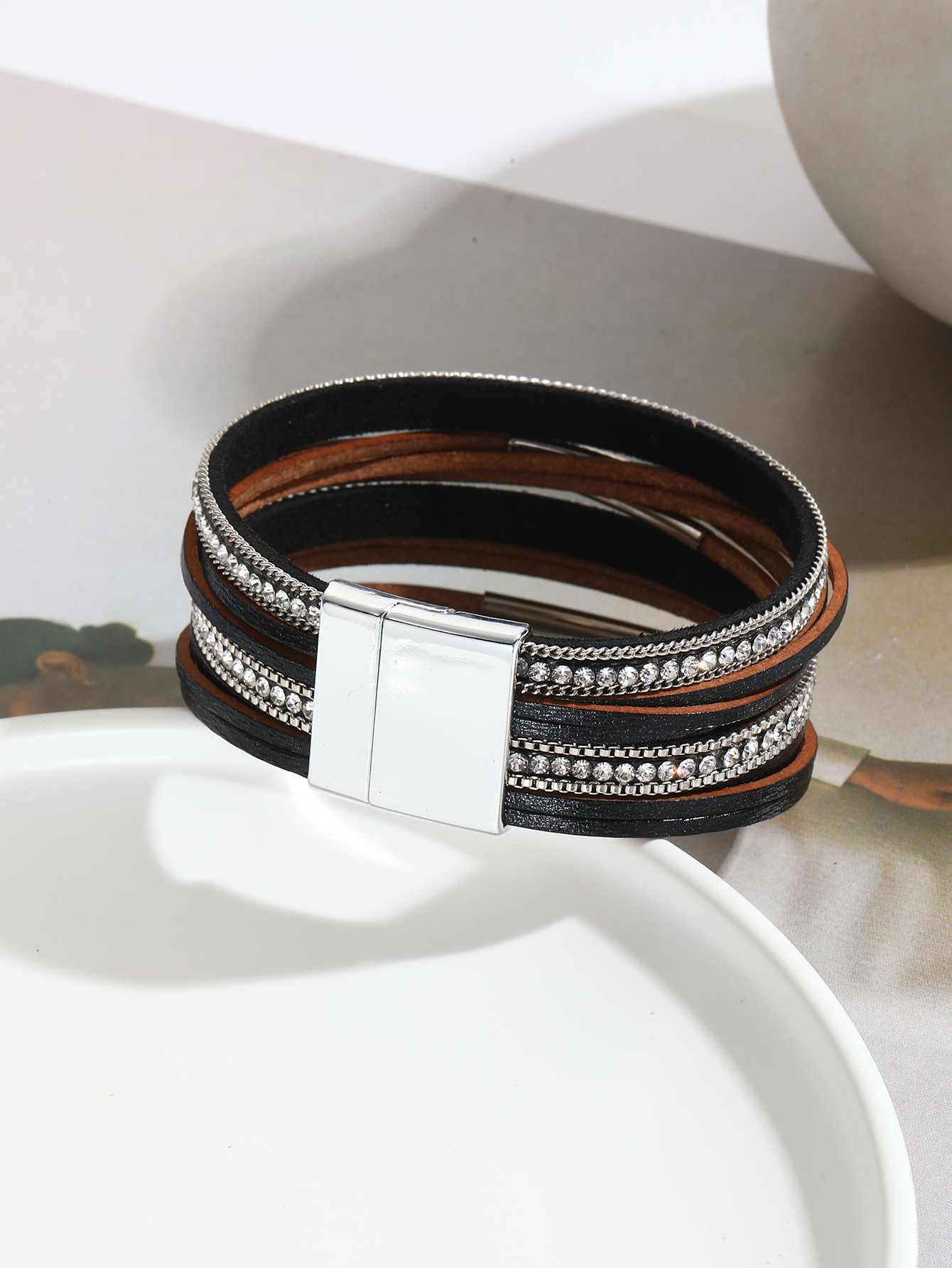 Classic Style Circle Pu Leather Handmade Women's Bangle display picture 2