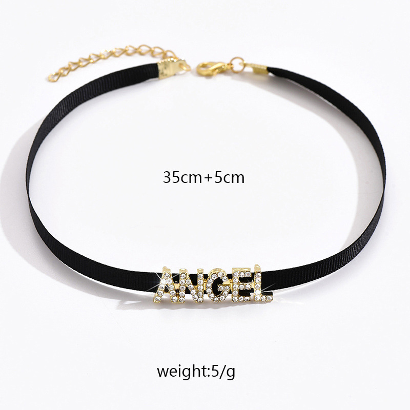 Großhandel Schmuck Einfacher Stil Glänzend Brief Legierung Tuch Strasssteine Inlay Halsband display picture 2