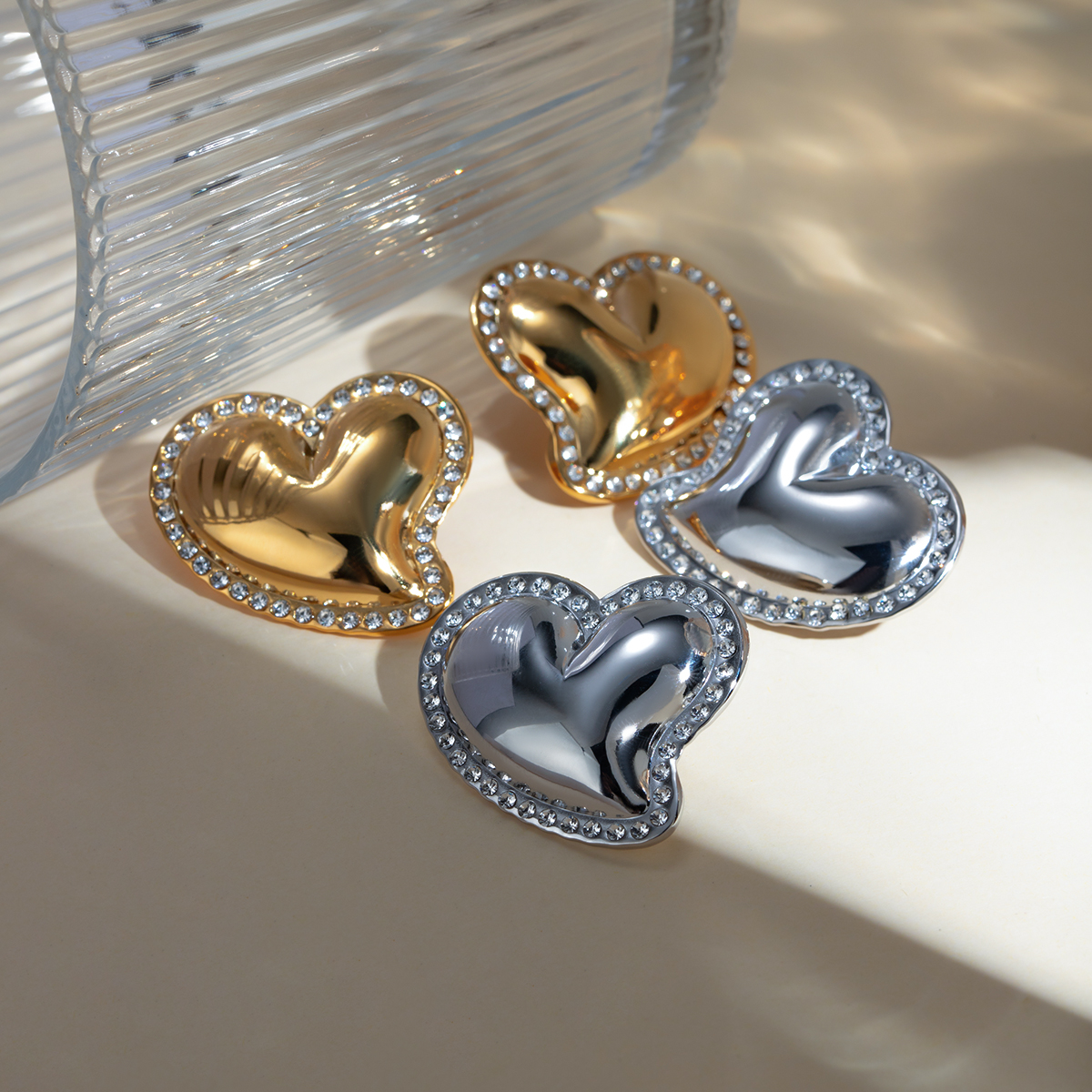 1 Pair IG Style Sweet Heart Shape Inlay 304 Stainless Steel Rhinestones 18K Gold Plated Ear Studs display picture 5