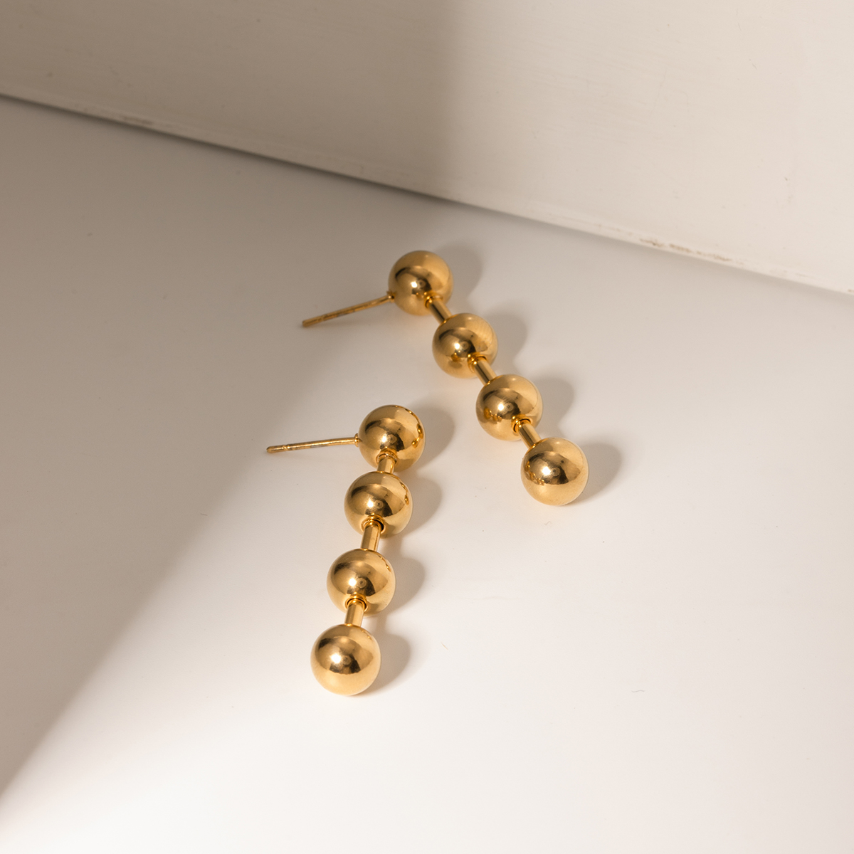 1 Pair IG Style Simple Style Ball 304 Stainless Steel 18K Gold Plated Drop Earrings display picture 2