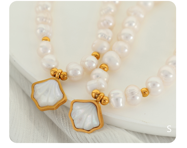 Süßwasserperle Weiße Schalentiere Titan Stahl 18 Karat Vergoldet Elegant Perlen Hülse Armbänder display picture 7