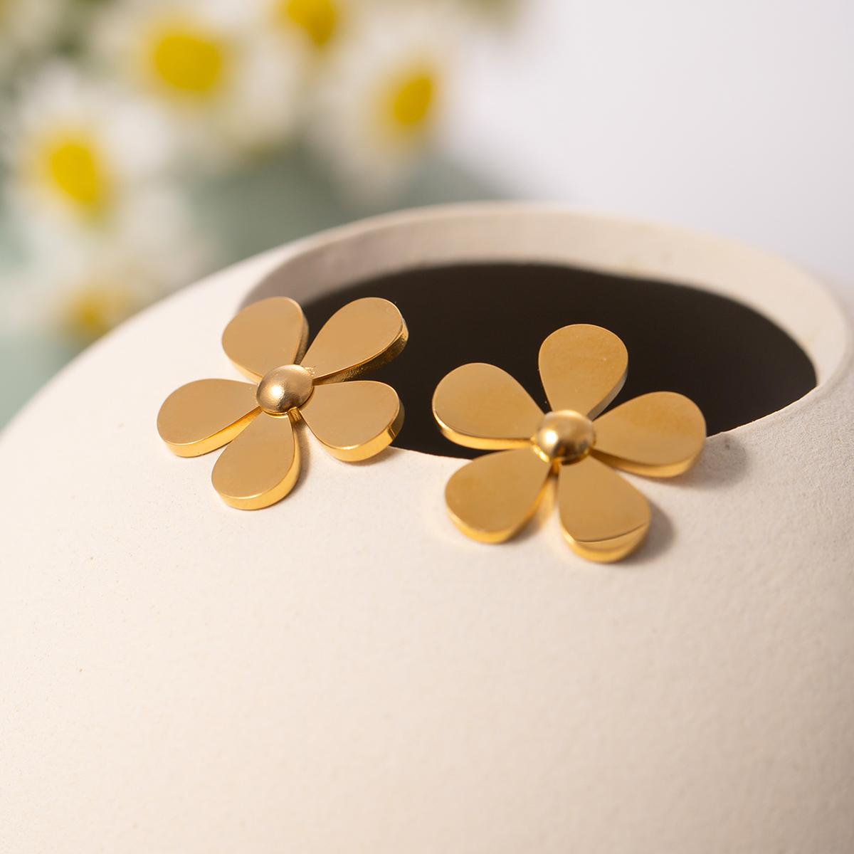 1 Pair IG Style Simple Style Flower 304 Stainless Steel 18K Gold Plated Ear Studs display picture 9