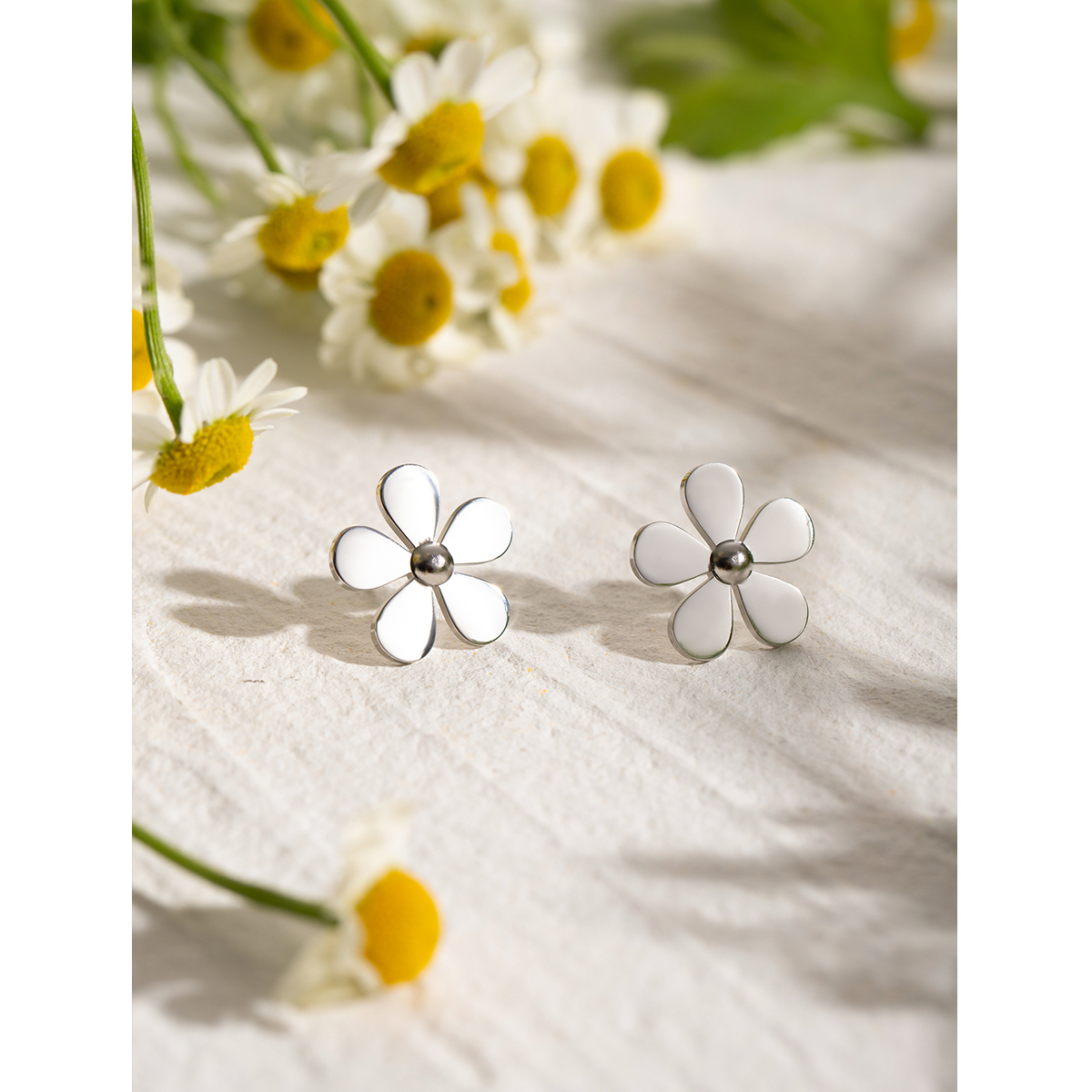 1 Pair IG Style Simple Style Flower 304 Stainless Steel 18K Gold Plated Ear Studs display picture 7