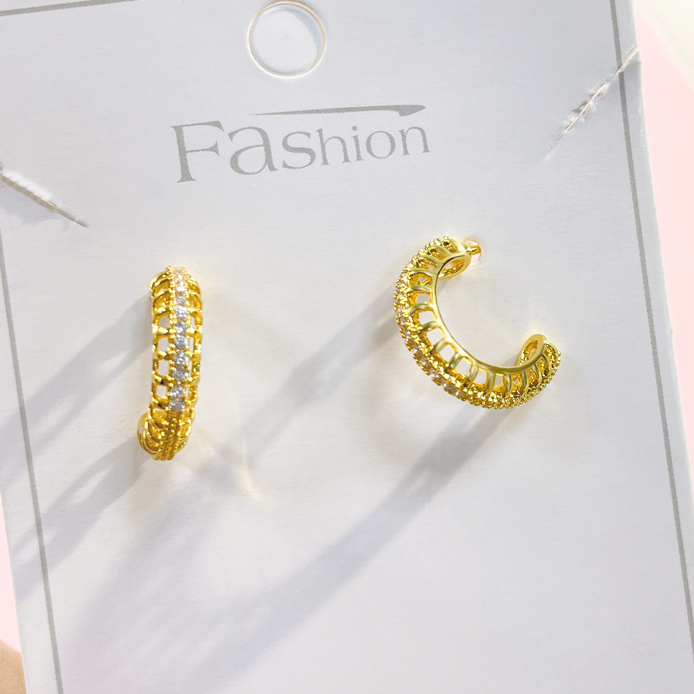 1 Pair Modern Style Shiny C Shape Lines Shell Plating Hollow Out Inlay Copper Zircon 18K Gold Plated Ear Studs display picture 14