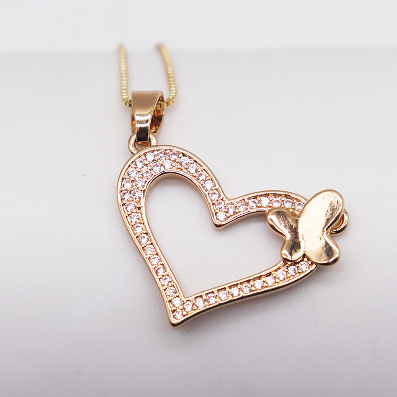 304 Stainless Steel Gold Plated Casual Elegant Plating Inlay Heart Shape Zircon Pendant Necklace display picture 5