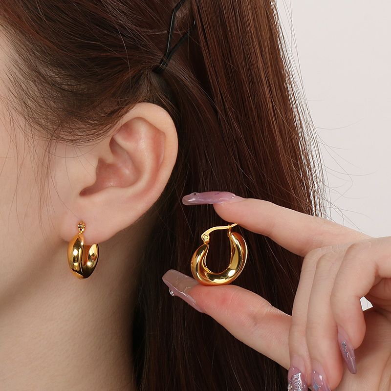1 Pair Simple Style Geometric 304 Stainless Steel 18K Gold Plated Earrings Ear Studs display picture 3