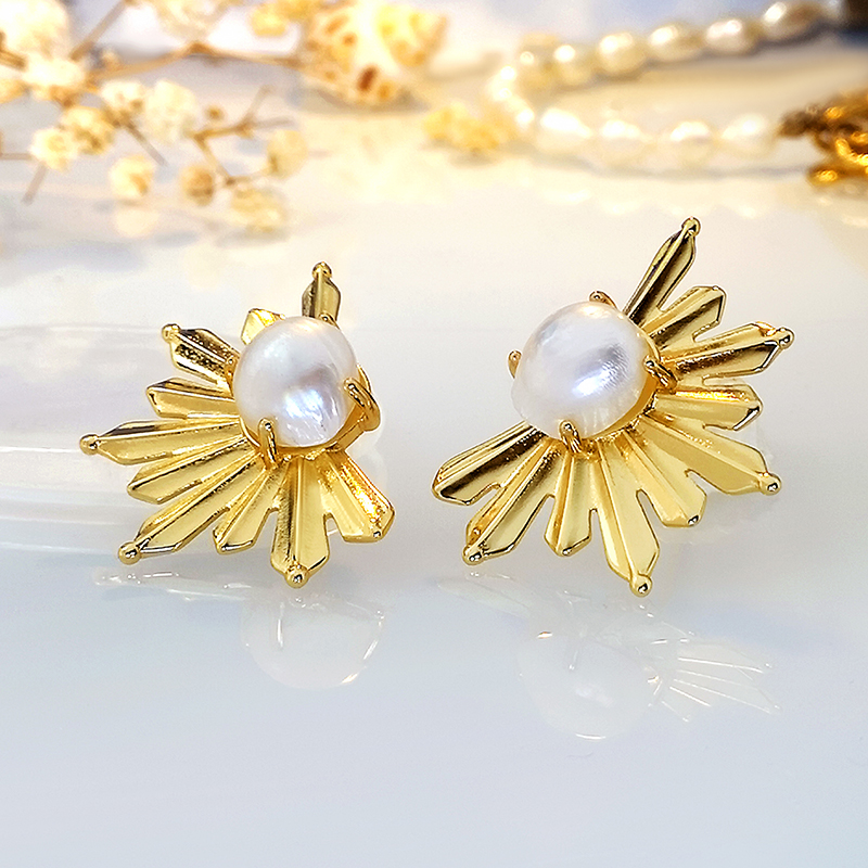 1 Pair Classical Retro Solid Color Inlay Copper Pearl Gold Ear Studs display picture 2