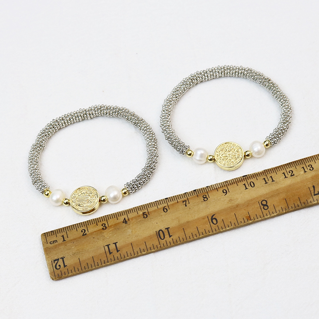 Großhandel Elegant Vintage-Stil Luxuriös Runden Kupfer Perle Überzug Armbänder display picture 3