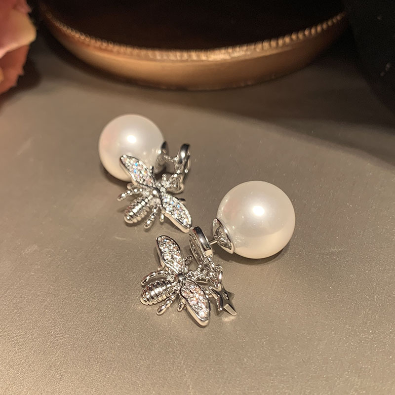 1 Pair Elegant Lady Modern Style Bee Inlay Copper Artificial Pearls Zircon Ear Studs display picture 6