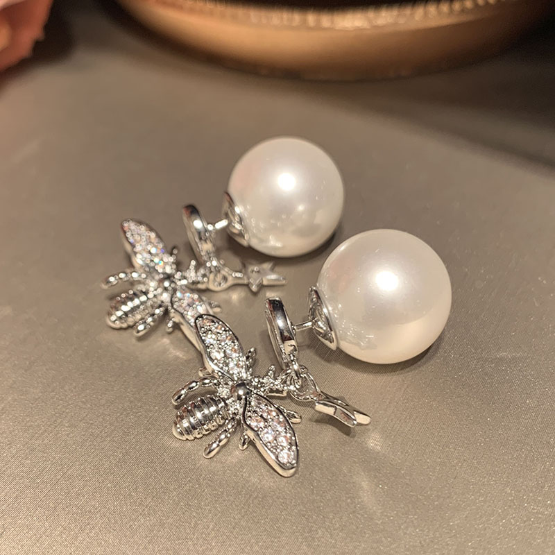1 Paire Élégant Dame Style Moderne Abeille Incruster Le Cuivre Perles Artificielles Zircon Boucles D'Oreilles display picture 3