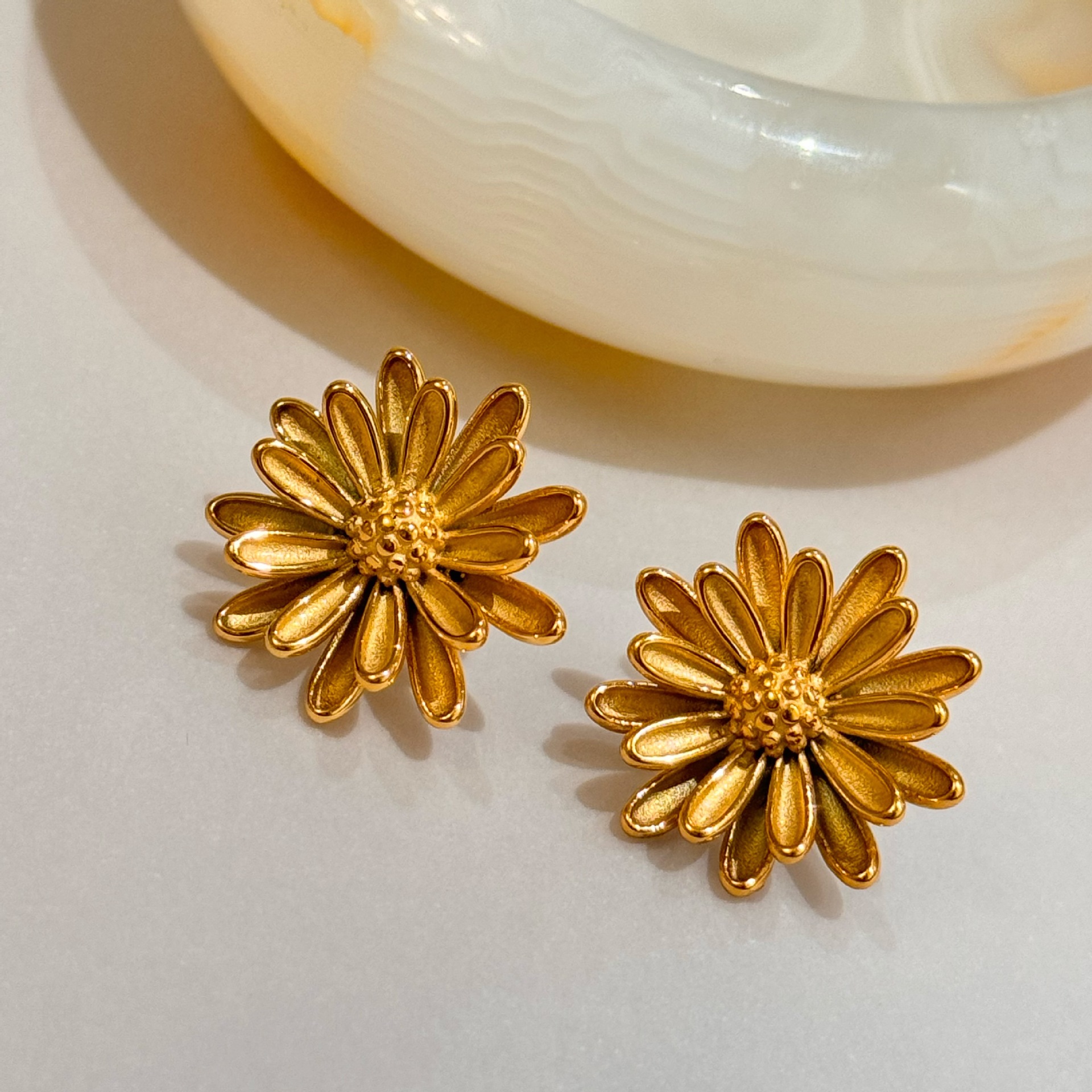 1 Paire Style Vintage Sucré Commuer Fleur Placage Acier Inoxydable 304 Plaqué Or 18K Boucles D'Oreilles display picture 1