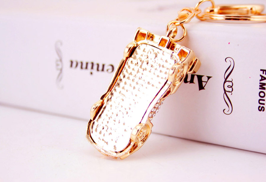 Style Simple Auto Alliage De Zinc Placage Incruster Strass Unisexe Pendentif De Sac Porte-Clés display picture 3