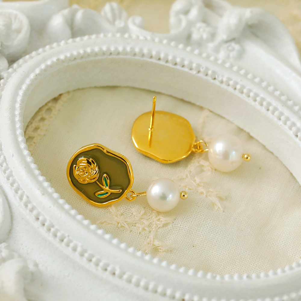 1 Pair Elegant Vintage Style Lady Rose Enamel Inlay Copper Freshwater Pearl Drop Earrings display picture 1