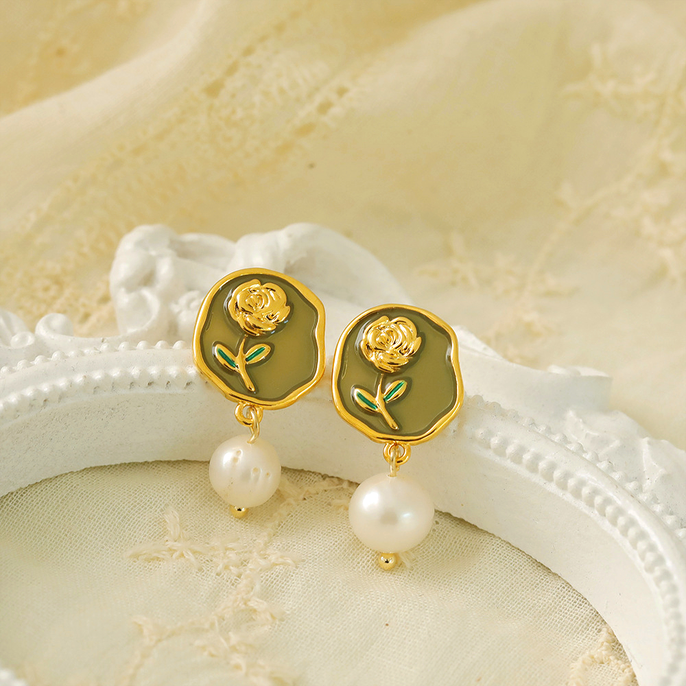1 Pair Elegant Vintage Style Lady Rose Enamel Inlay Copper Freshwater Pearl Drop Earrings display picture 5