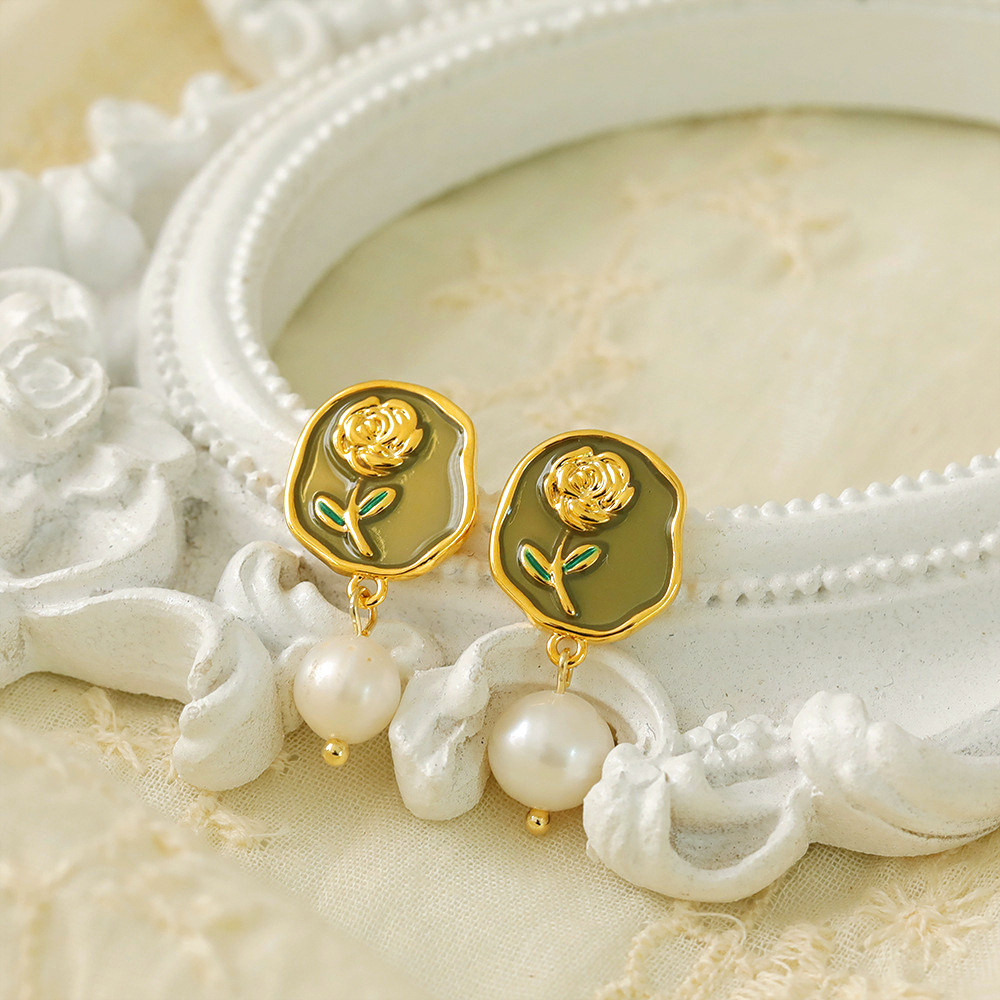 1 Pair Elegant Vintage Style Lady Rose Enamel Inlay Copper Freshwater Pearl Drop Earrings display picture 3