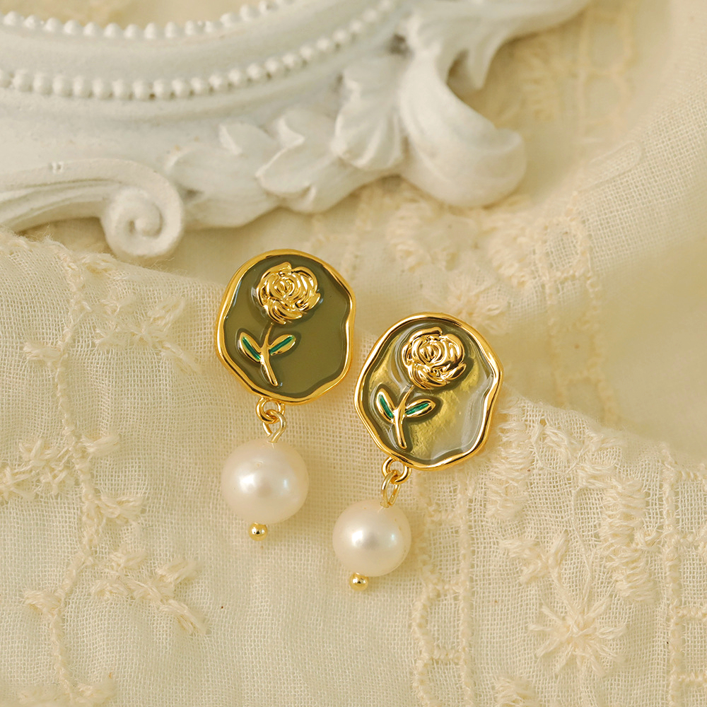 1 Pair Elegant Vintage Style Lady Rose Enamel Inlay Copper Freshwater Pearl Drop Earrings display picture 4
