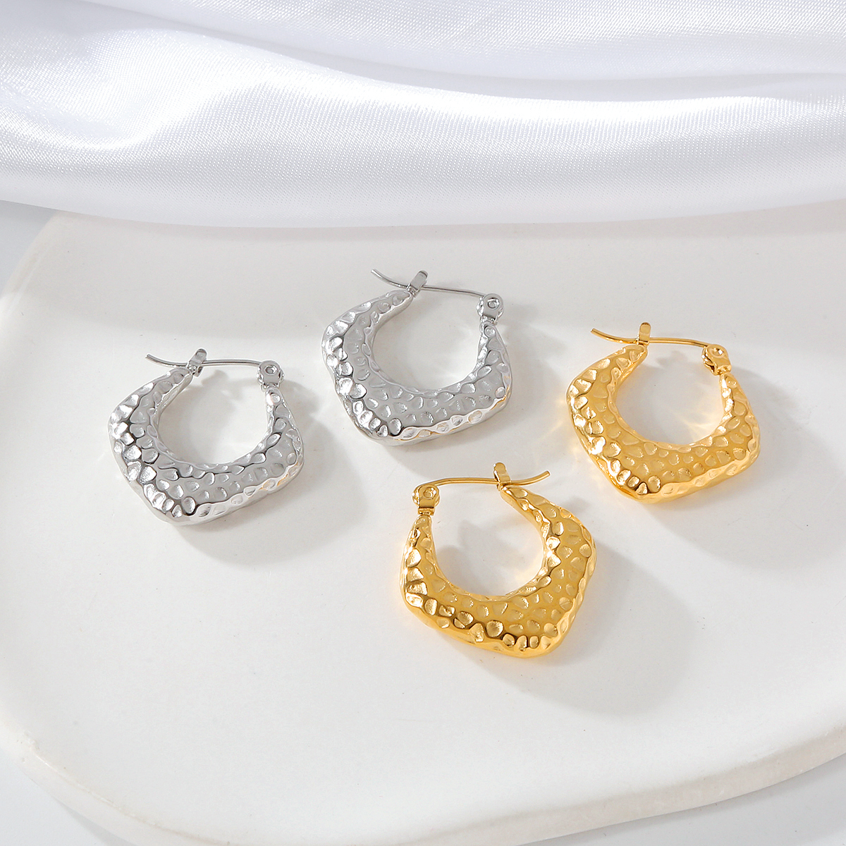 1 Pair Elegant Luxurious Irregular Heart Shape Spiral Stripe Plating 304 Stainless Steel 18K Gold Plated Earrings display picture 35