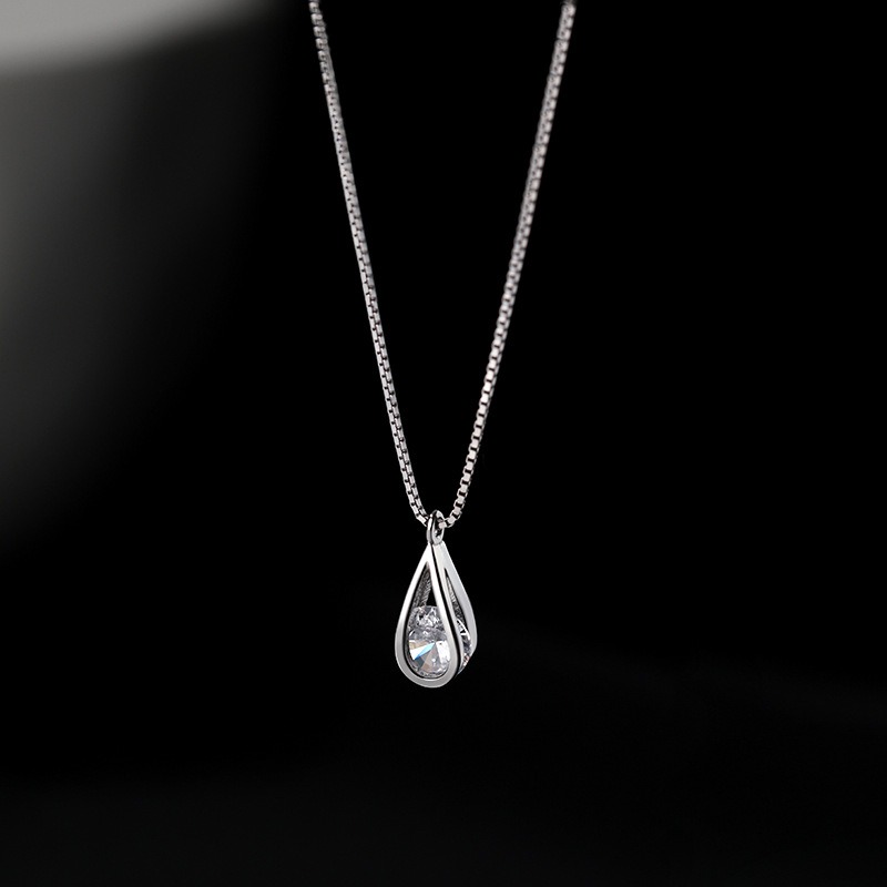 Sterling Silver Elegant Simple Style Hollow Out Inlay Water Droplets Zircon Pendant Necklace display picture 4