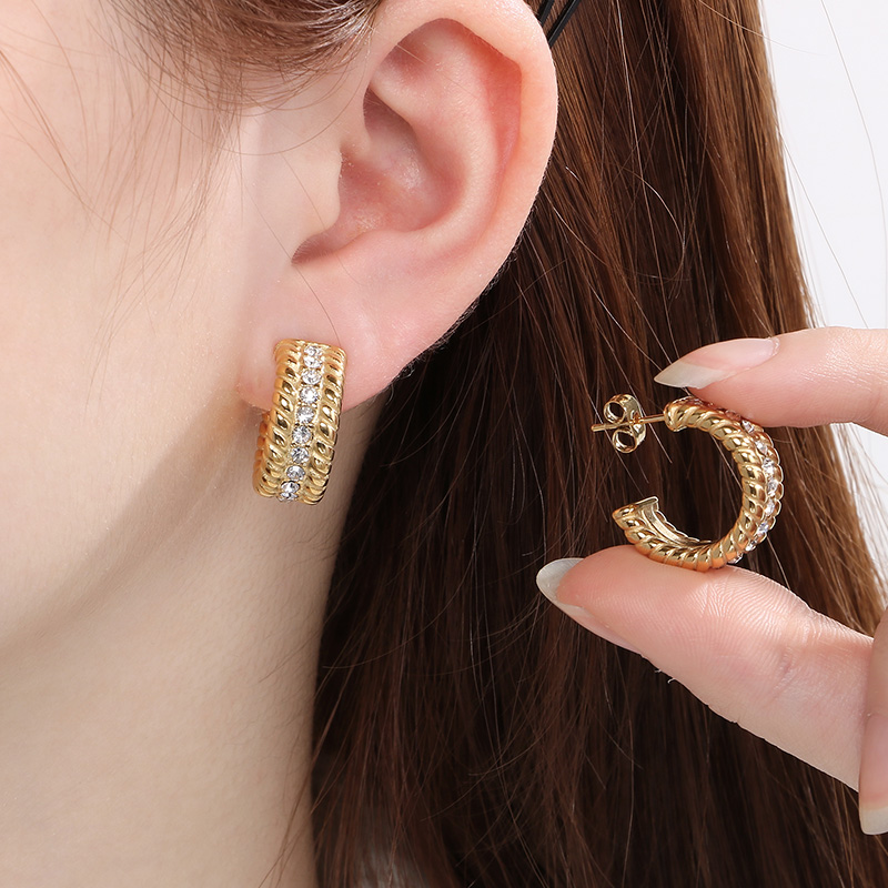 1 Pair Simple Style C Shape Solid Color Inlay 304 Stainless Steel Zircon 18K Gold Plated Earrings display picture 6