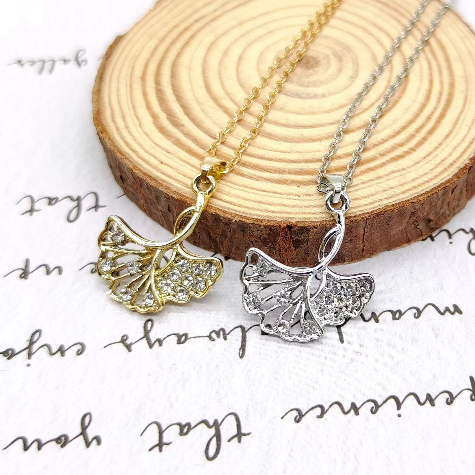 Wholesale Jewelry Modern Style Simple Style Leaves Ginkgo Leaf Zinc Alloy Rhinestones Inlay Pendant Necklace display picture 4