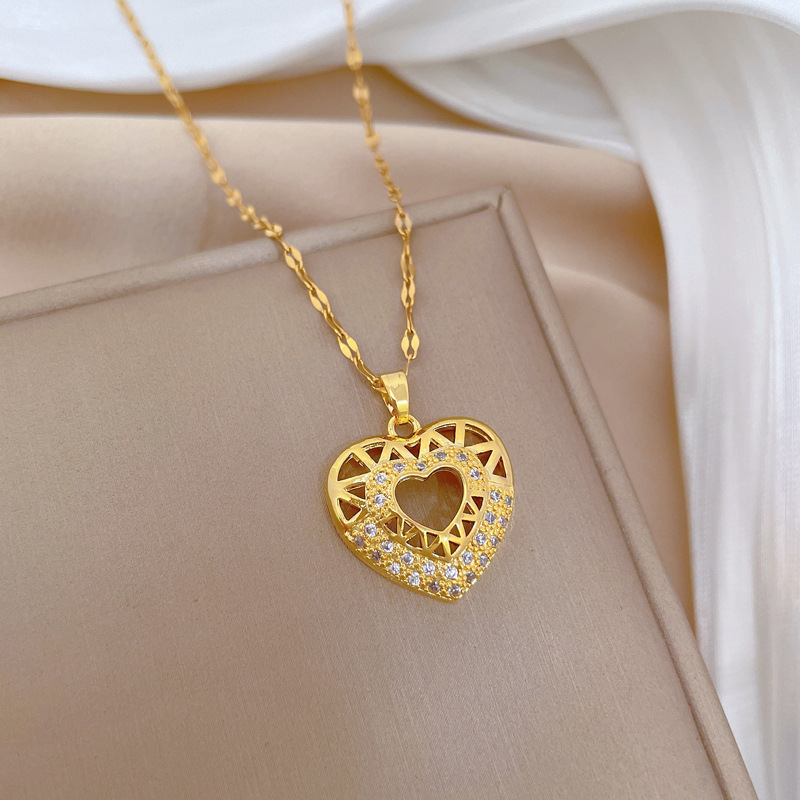 Titanium Steel Copper Simple Style Classic Style Hollow Out Inlay Heart Shape Zircon Pendant Necklace display picture 2