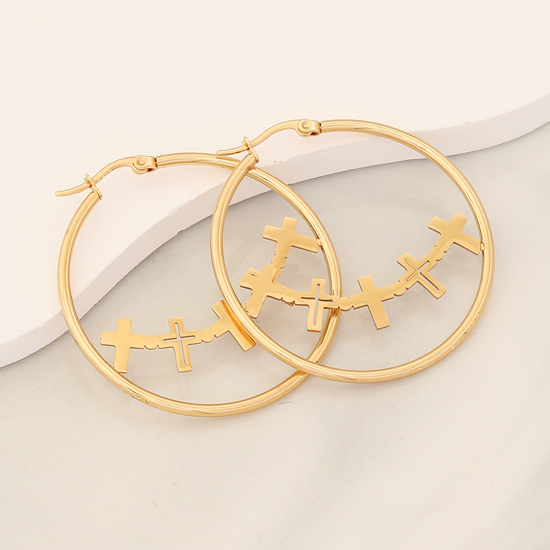 1 Pair Simple Style Commute Heart Shape Flower Butterfly Hollow Out 304 Stainless Steel 18K Gold Plated Earrings display picture 6