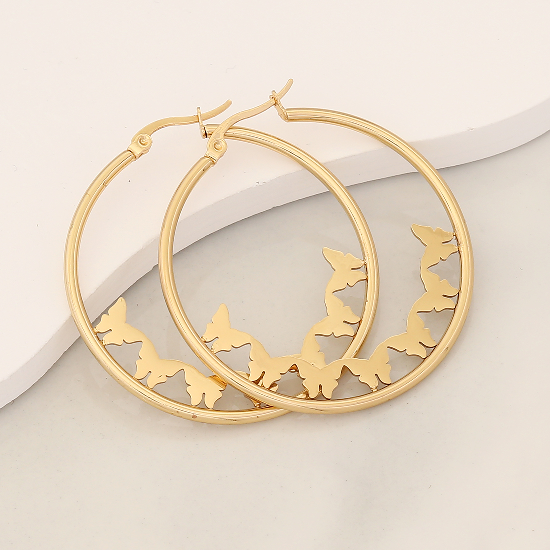 1 Pair Simple Style Commute Heart Shape Flower Butterfly Hollow Out 304 Stainless Steel 18K Gold Plated Earrings display picture 7