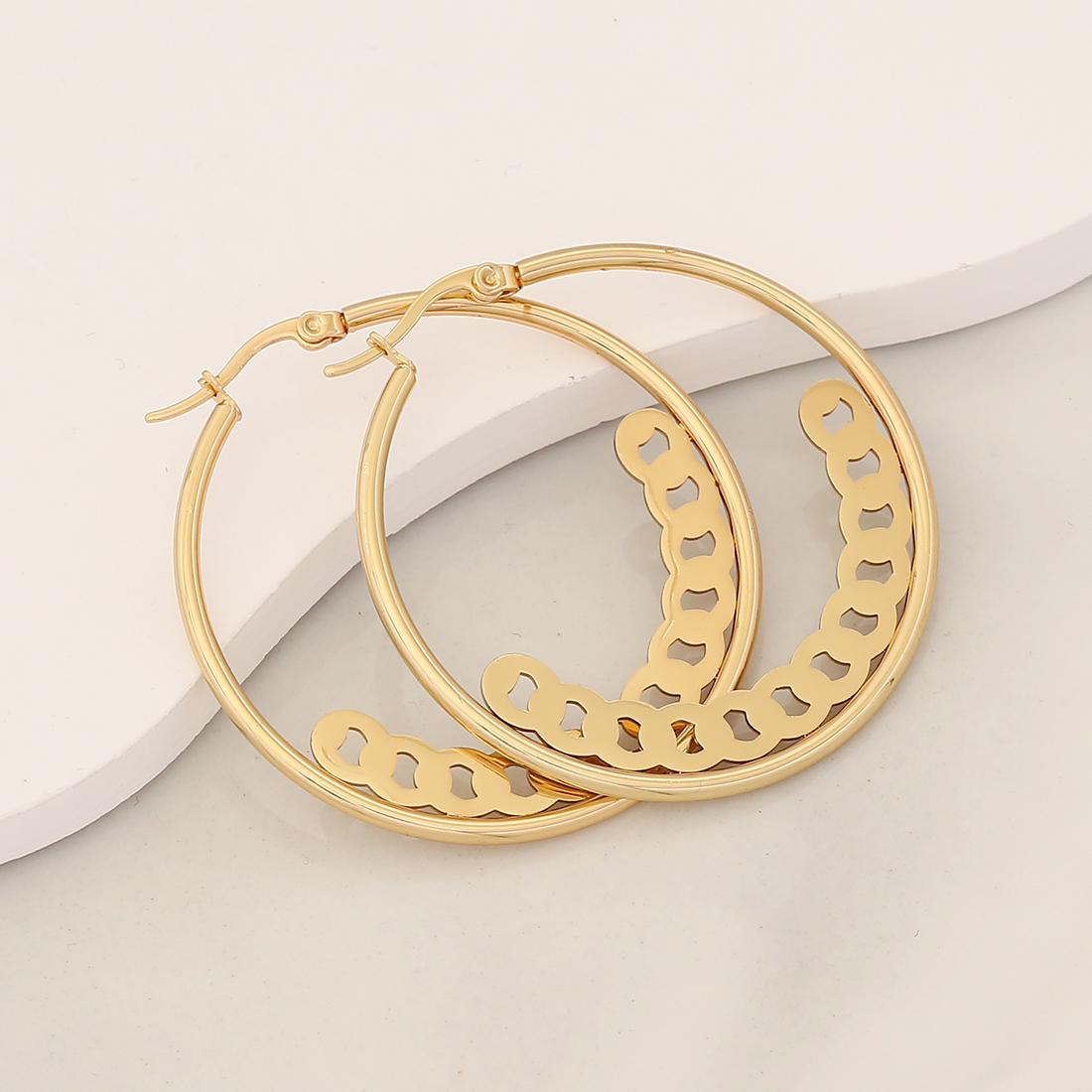 1 Pair Simple Style Commute Heart Shape Flower Butterfly Hollow Out 304 Stainless Steel 18K Gold Plated Earrings display picture 9