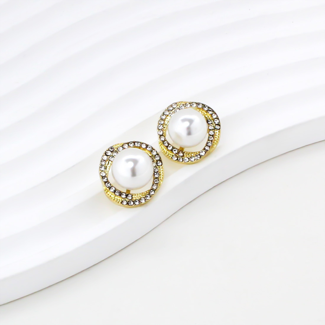 1 Paar Basic Einfacher Stil Pendeln Geometrisch Spiral- Inlay Legierung Künstliche Perlen Strasssteine Ohrstecker display picture 2